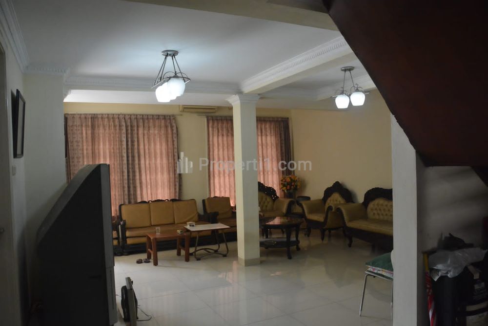Dijual Rumah Super Strategis di Rawamangun, Pulo Gadung, Jakarta Timur