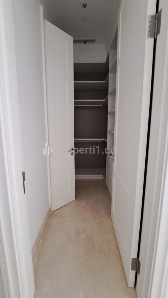 Disewakan Apartemen Le Parc at Thamrin Nine Complex Private Lift 3+1 BR Semi Furnished di Jl. M.H. Thamrin, Kebon Melati, Tanah Abang, Jakarta Pusat