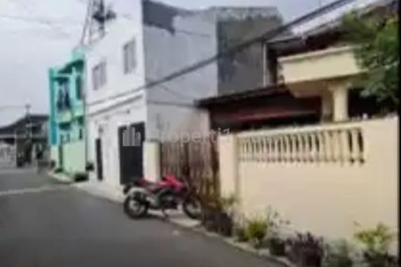 Dijual Rumah di Jalan Utama Komplek Lama di Kayu Putih, Pulo Gadung, Jakarta Timur