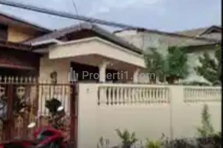 Dijual Rumah di Jalan Utama Komplek Lama di Kayu Putih, Pulo Gadung, Jakarta Timur