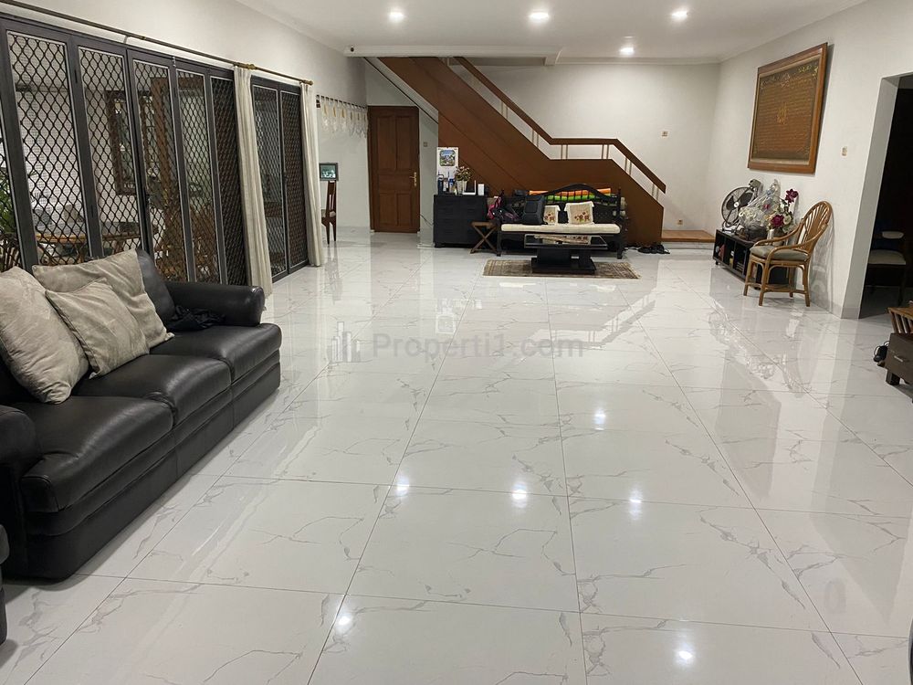 Dijual Rumah Mewah dan Luas Daerah Kebayoran Baru, Jakarta Selatan