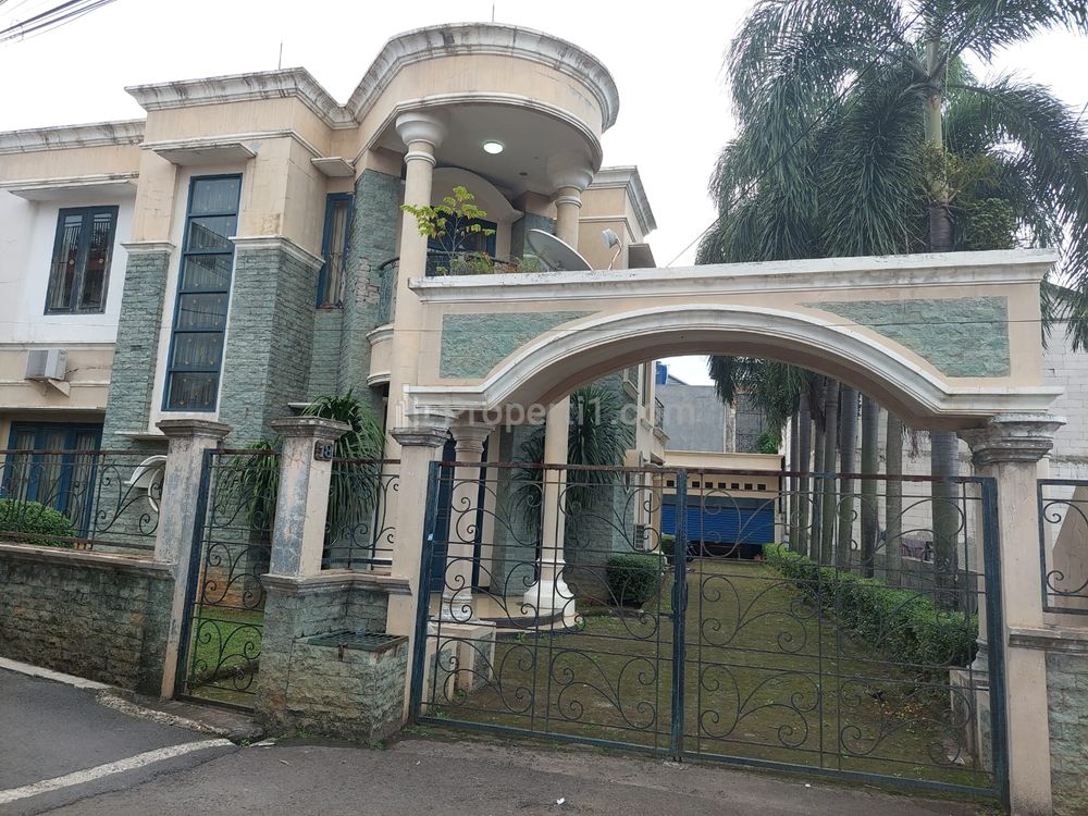 Jual Cepat Rumah Bagus 2 Lantai Harga Spesial di Jl. Warung Silah, Cipedak, Jagakarsa, Jakarta Selatan
