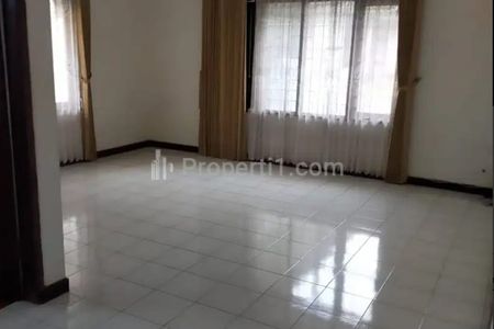 Jual Rumah Bagus 2 Lantai Sersan Bajuri, Sukasari, Bandung
