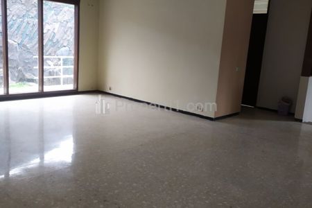 Dijual Rumah Bagus SHM di Setrasari Bandung
