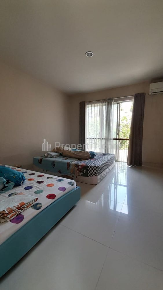 Dijual Rumah Mewah di Komplek Royal Residence, Surabaya