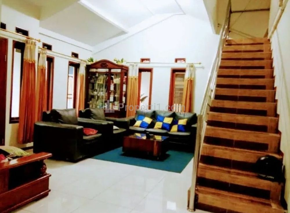 Jual Rumah Bagus 2 Lantai di Gunung Batu Bandung