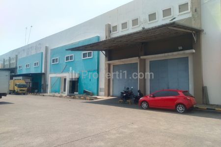 Sewa Gudang Murah Nego 3 Unit Gudang Berderet, Luas Bangunan Total 4500 m2 di Kawasan Industri MM2100, Cikarang Selatan, Bekasi, Jawa Barat