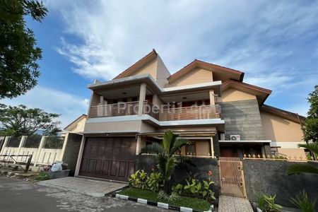 Dijual Rumah Mewah 2 Lantai di Perumahan Setra Dago, Antapani, Bandung