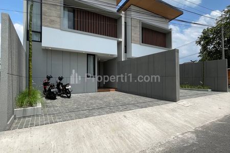 Dijual Rumah Mewah Modern di Jl Palagan Km 9 dekat Sleman City Hall