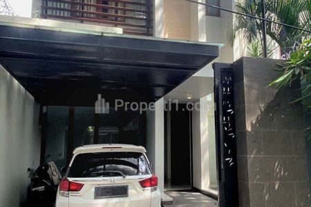 Disewakan Rumah Modern di Area Senopati Jakarta Selatan STD329