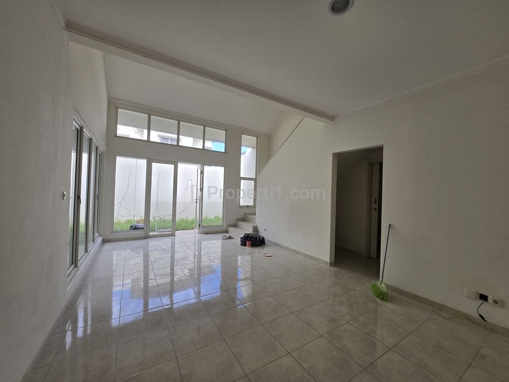 Sewa Rumah 10x20 Murah di Suvarna Sutera Cikupa Tangerang