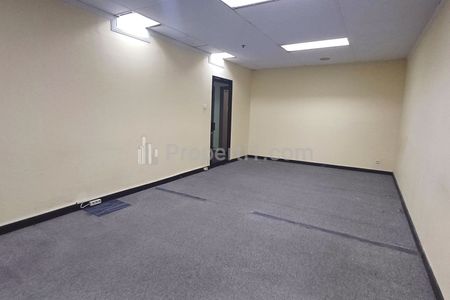Disewakan Ruang Kantor 32m² di Pusat Kota Surabaya dengan Harga Bersaing!