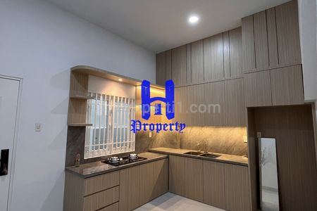 Jual Rumah 2,5 Tingkat Furnished di Komplek Richmond Estate Jalan Rela - Pancing, Medan