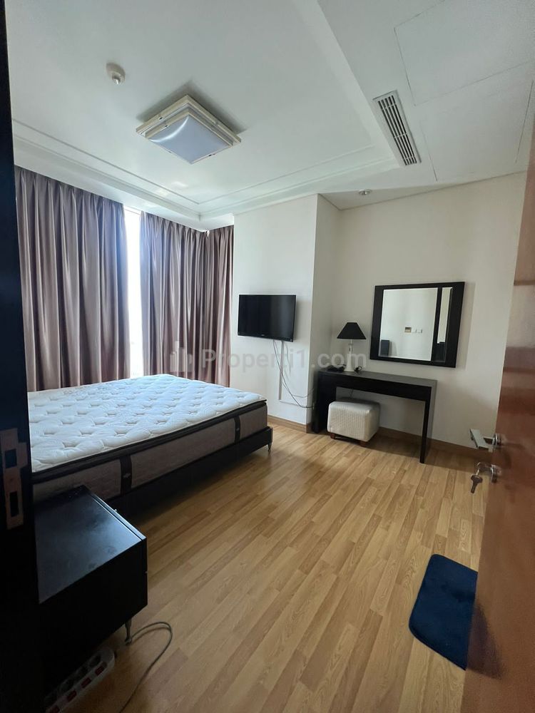 Dijual Apartemen The Peak Sudirman 3+1 BR Dekat dengan MRT Full Furnished