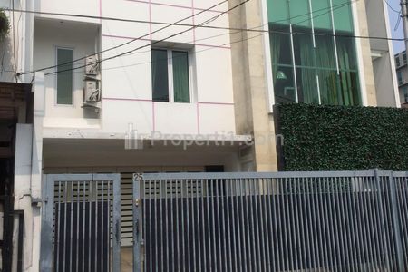Dijual Rumah Modern 4 Kamar Tidur di Kebayoran Lama Jakarta Selatan