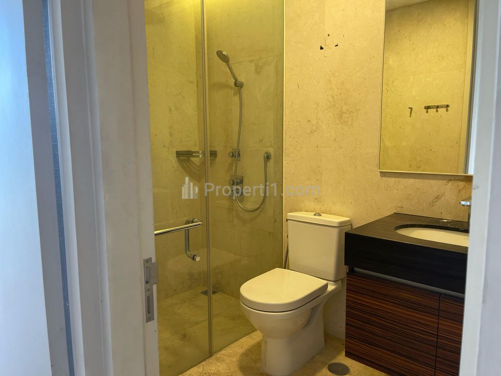 Dijual Apartemen Verde One 3+1 BR East Tower Semi Furnished