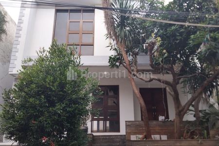 Disewakan Rumah Ada Kolam Renang Dekat Rumah Sakit Mayapada Lebak Bulus dan RS Fatmawati di Jakarta Selatan