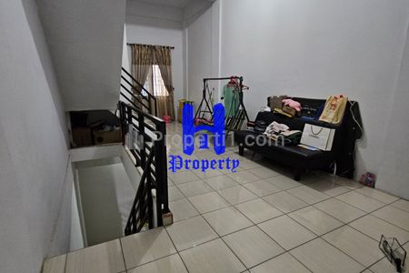 Jual Rumah 2,5 Tingkat Siap Huni di Komplek Sekip Regency Jalan Orde Baru, Medan