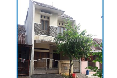 Jual Cepat Rumah Bagus 2,5 Lantai Semi Furnished di Perumahan Metland Transyogi, Cipenjo, Cileungsi, Bogor