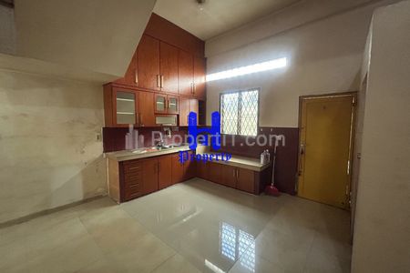 Dijual Rumah 2,5 Tingkat di Jalan Brig Jend. Zein Hamid Gg. Pribadi, Medan