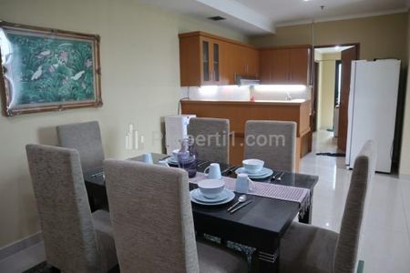Sewa Apartemen Hamptons Park Pondok Indah Jakarta Selatan  3+1 Bedrooms Fully Furnished