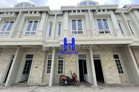 Jual Rumah Kondisi Kosong di Komplek Harmoni Regency Jalan Bono - Medan