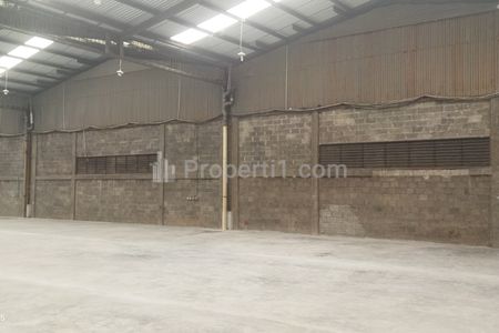 Sewa Gudang Loading dan Unloading Dock Dekat Jorr Cakung, Jakarta Timur