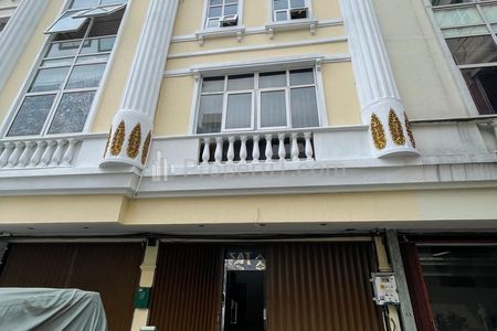 Disewakan Ruko Gandeng 4 Lantai Cocok untuk Office di Rukan Crown Palace Tebet Jakarta Selatan