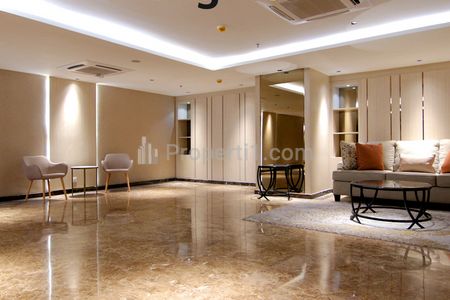 Lobby Canary yang mewah dan elegan di sambut dengan resepsionis yang profesional dan rapih