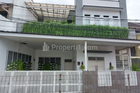 Dijual Cepat Rumah Tinggal 2 Lantai di Condet, Jakarta Timur