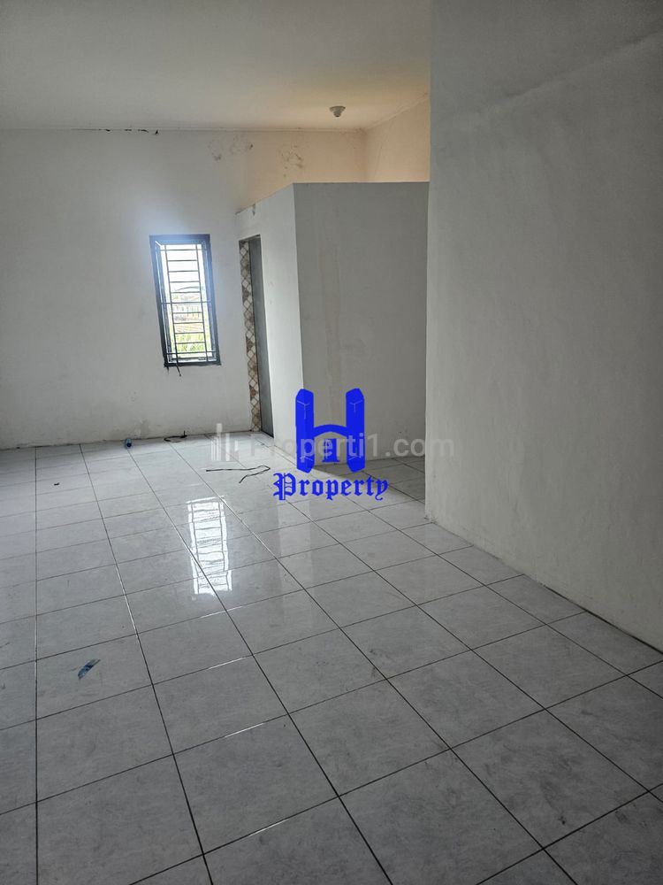 Dijual Rumah 2,5 Tingkat di Daerah Brayan Jalan KL. Yos Sudarso Lorong 18a - Medan
