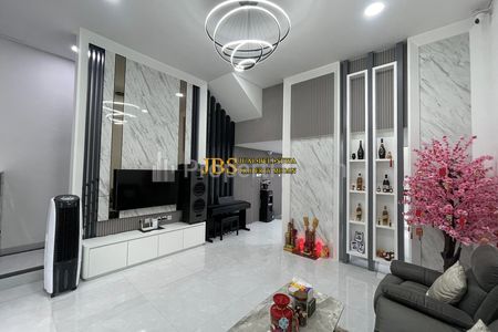 Dijual Rumah 2,5 Tingkat di Komplek Sentosa Park Jalan Tapian Nauli Ps.1 - Medan