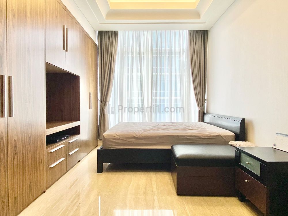 Disewakan South Hills Apartment Tipe 2BR Full Modern Furnished with Balcony - Strategic Location in South Jakarta