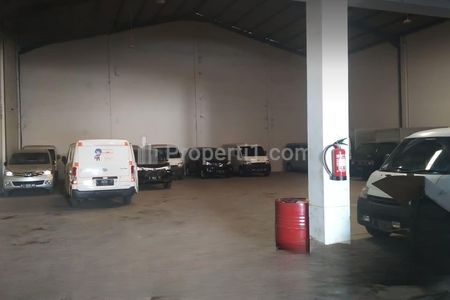 Disewakan Showroom+ Kantor di Semarang