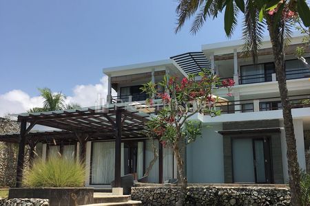 Jual Villa Mewah SHM Hadap Pantai di Ungasan, Kuta Selatan, Bali