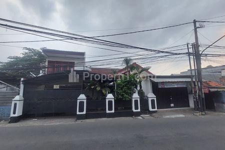 Dijual Rumah Strategis di Raya Pasar Kecapi, Bekasi