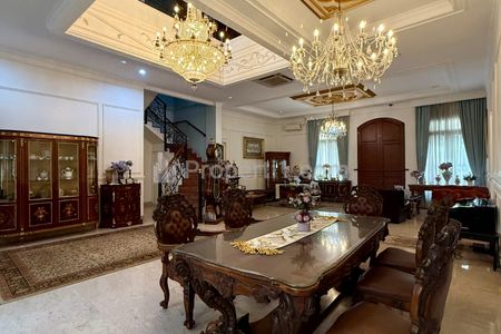 Jual Rumah di Radio Dalam Jakarta Selatan - 7 Kamar Tidur, Ada Kolam Renang dan Taman
