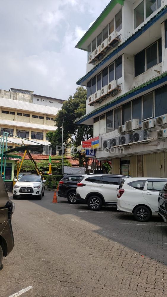 Turun Harga, Dijual Cepat Rukan Gandeng Tiga di Wijaya Grand Center, Jl. Dharmawangsa 3, Kel. Pulo, Kec. Kebayoran Baru, Jakarta Selatan