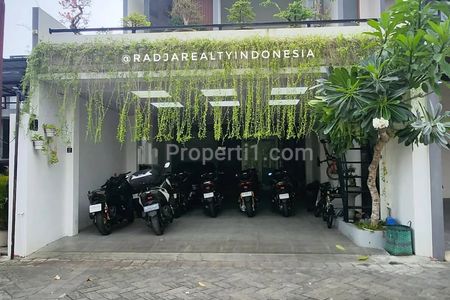 Dijual Rumah Modern 2,5 Lantai Furnish Dalam Perum Elite Jl. Parangtritis Km 5 Yogyakarta