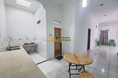 Jual Rumah Kondisi Siap Huni di Komplek Cemara Hijau Jalan Metal - Medan