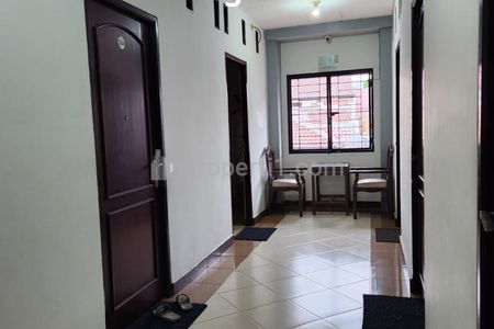Jual Rumah Kost 20 Kamar AC Bonus 2 Kios di Kedoya Jakarta Barat