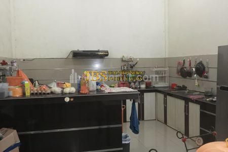 Dijual Ruko 2,5 Lantai di Jalan KL Yos Sudarso (Simp. Titipapan) - Medan