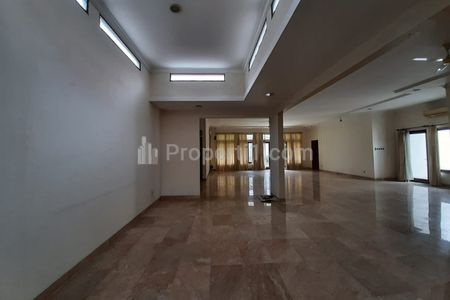 Dijual Rumah di Pondok Indah Daerah Taman Bukit Hijau LT 756 LB 445 - Jakarta Selatan