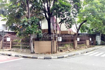 Dijual Rumah Bendungan Hilir, Tipe 5+2 Kamar Tidur dan 3+1 Kamar Mandi di Jakarta Pusat