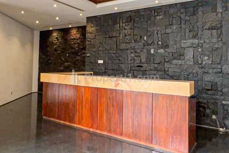 Dijual Tropical Modern House 3 Lantai di Pondok Indah Jakarta Selatan