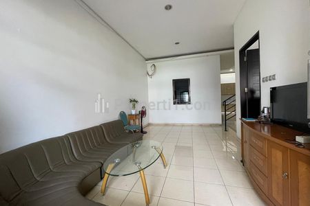 Jual Rumah di Taman Ratu Jakarta Barat, 5+1BR, 3 Lantai, Luas Tanah 126m2