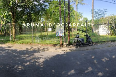 Jual Tanah Strategis Pinggir Jalan Aspal Utara Terminal Condongcatur Yogyakarta Dekat Pakuwon Mall, Amikom, UPN
