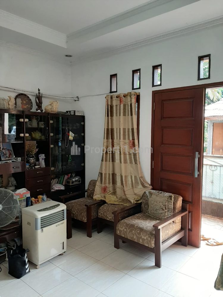 Jual Cepat Kost 8 Kamar di Komplek PU Pasar Jumat, Jakarta Selatan