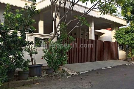 Jual Rumah Siap Huni di Perumahan Mahkota Simprug Ciledug Tangerang - Full Furnished