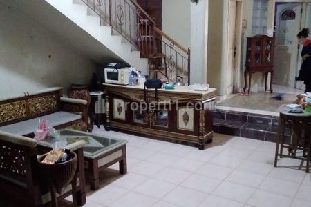 Dijual Rumah Mediterania Harga Damai di Jalan Besar di Bukit Cirendeu Pisangan, Ciputat Timur, Kota Tangerang Selatan, Banten